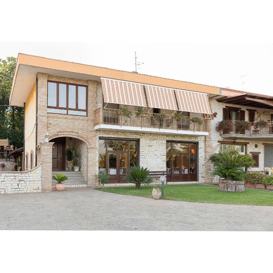 קמפניה Rooms & Restaurant Il Castagneto מראה חיצוני תמונה